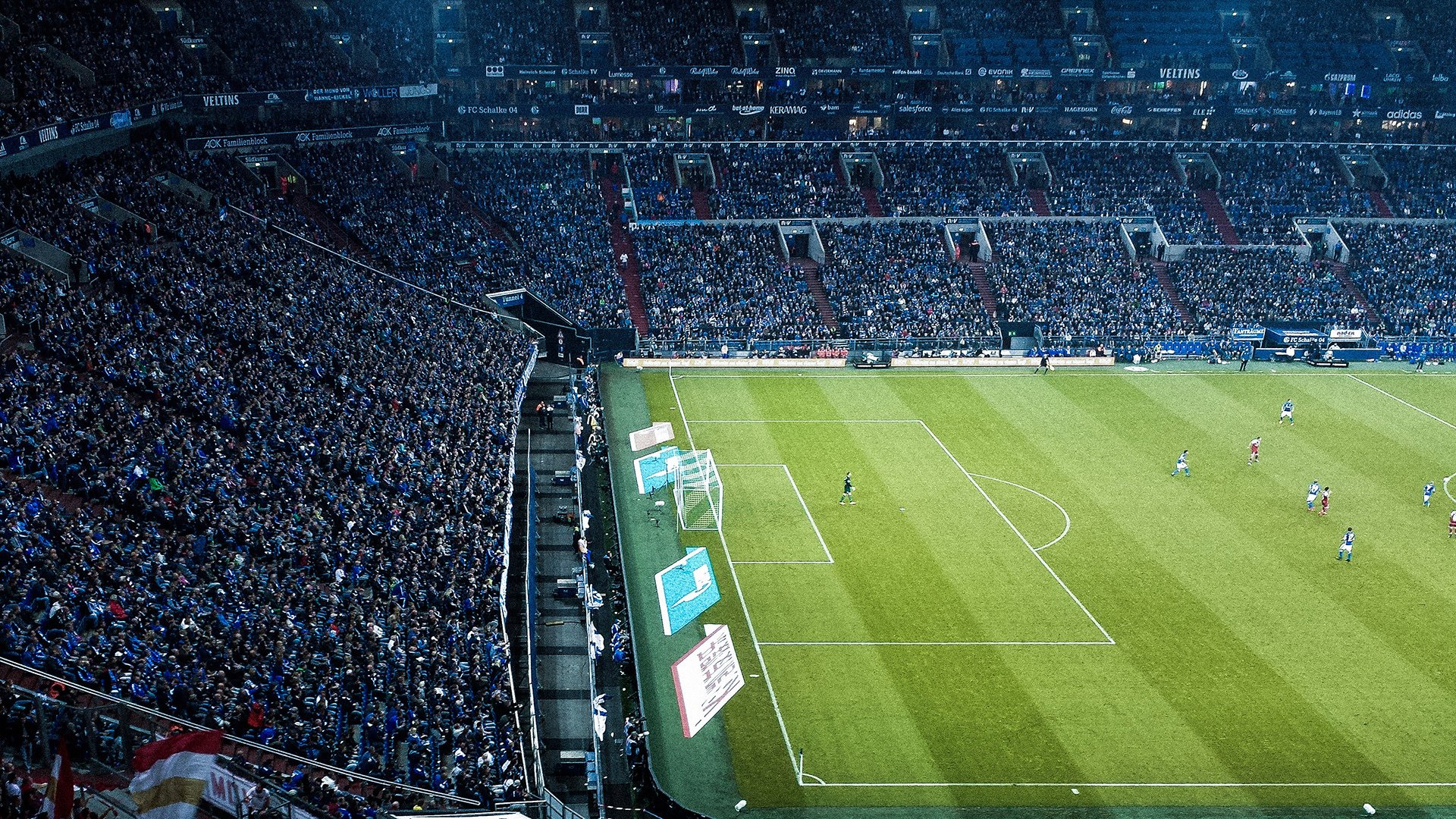 CBA赛场展现体育精神 球员赛后互致敬意，cba的标语